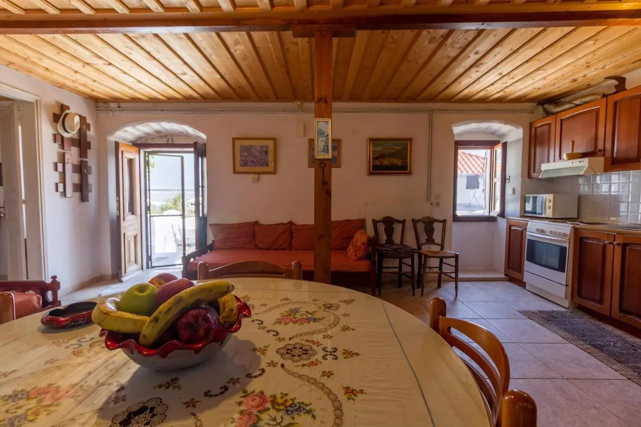 The Old House - Wood & Stone Villa Evreti