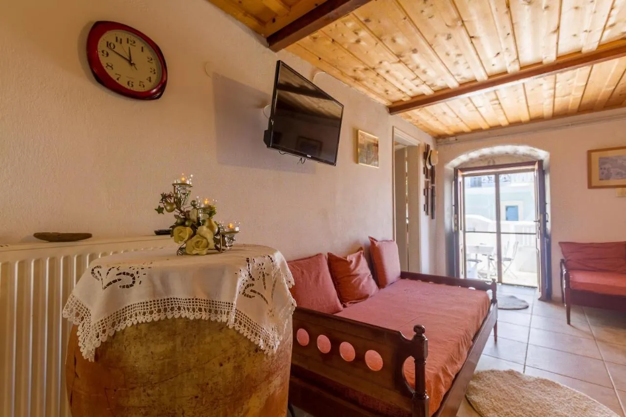The Old House - Wood & Stone Villa Evreti